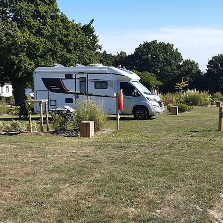 Camping Les Brillas Les Moutiers Εξωτερικό φωτογραφία