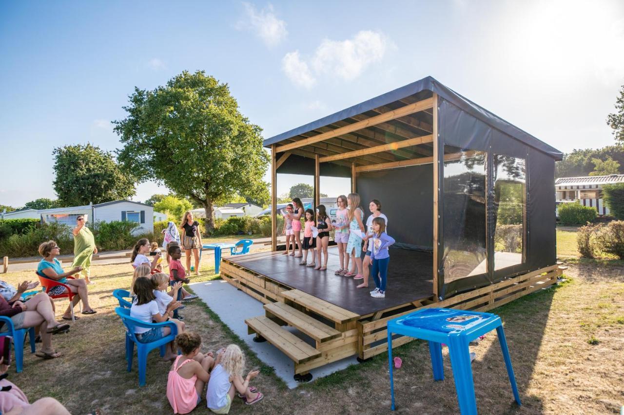 Camping Les Brillas Les Moutiers Εξωτερικό φωτογραφία