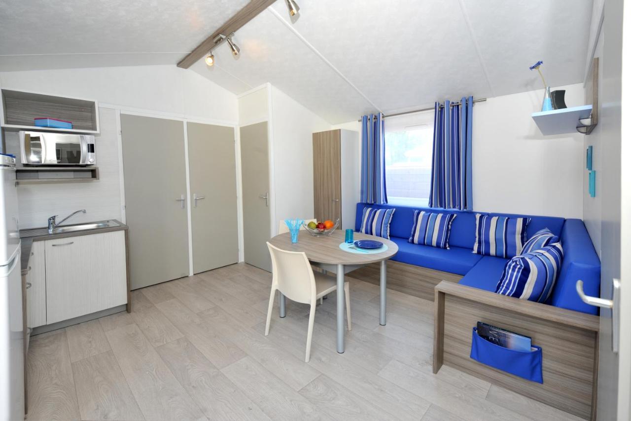Camping Les Brillas Les Moutiers Εξωτερικό φωτογραφία