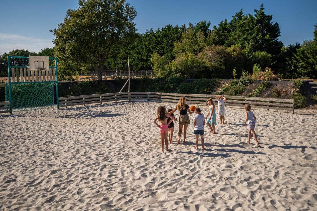 Camping Les Brillas Les Moutiers Εξωτερικό φωτογραφία