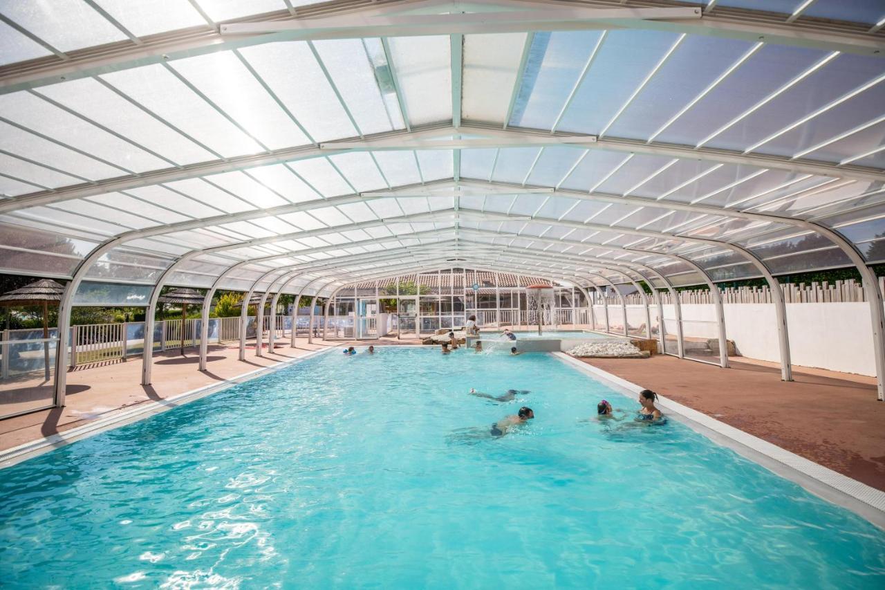 Camping Les Brillas Les Moutiers Εξωτερικό φωτογραφία