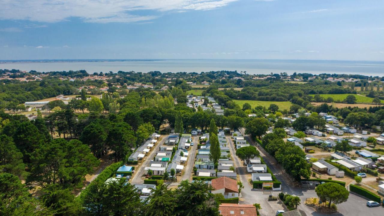 Camping Les Brillas Les Moutiers Εξωτερικό φωτογραφία