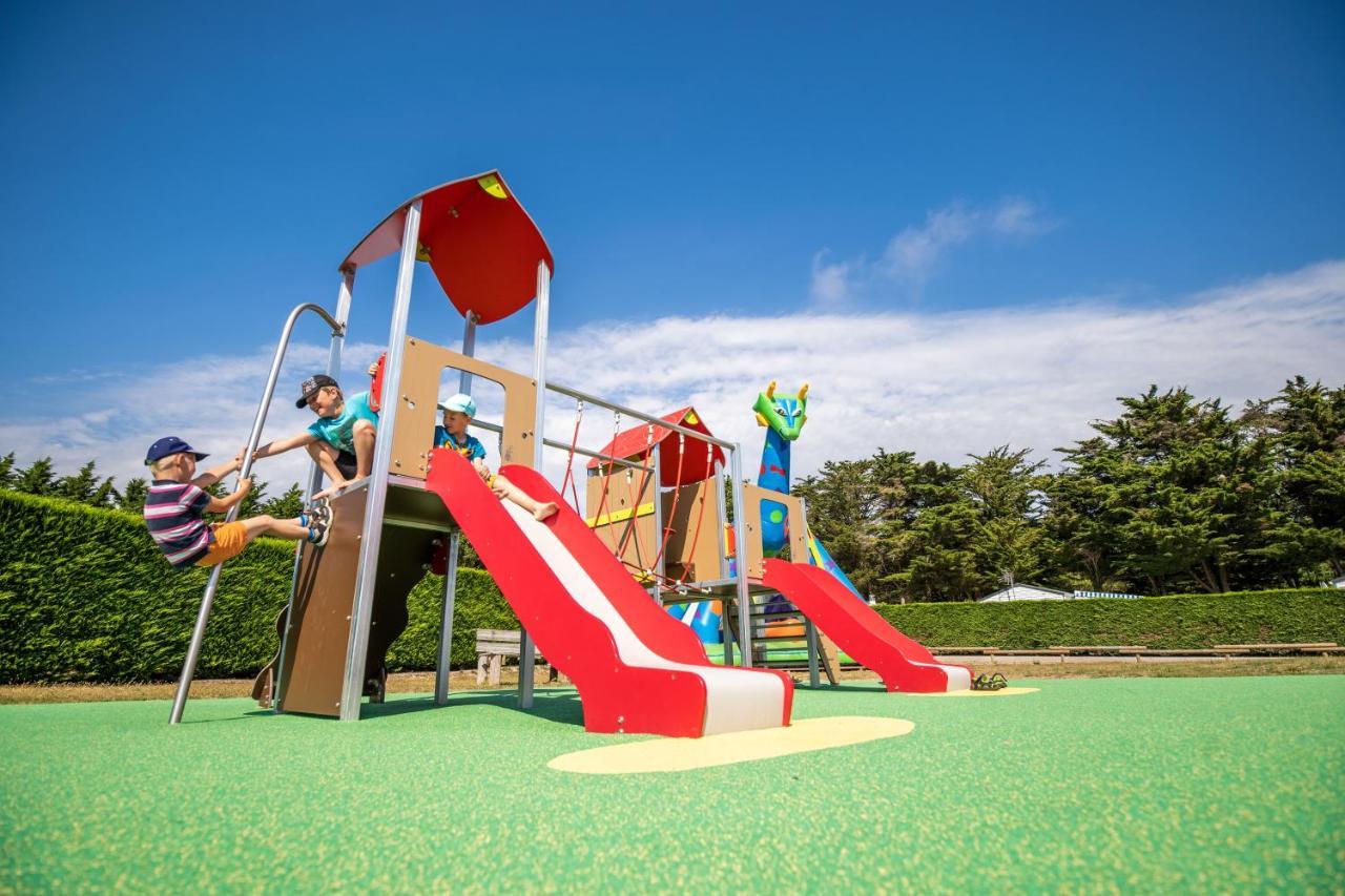 Camping Les Brillas Les Moutiers Εξωτερικό φωτογραφία