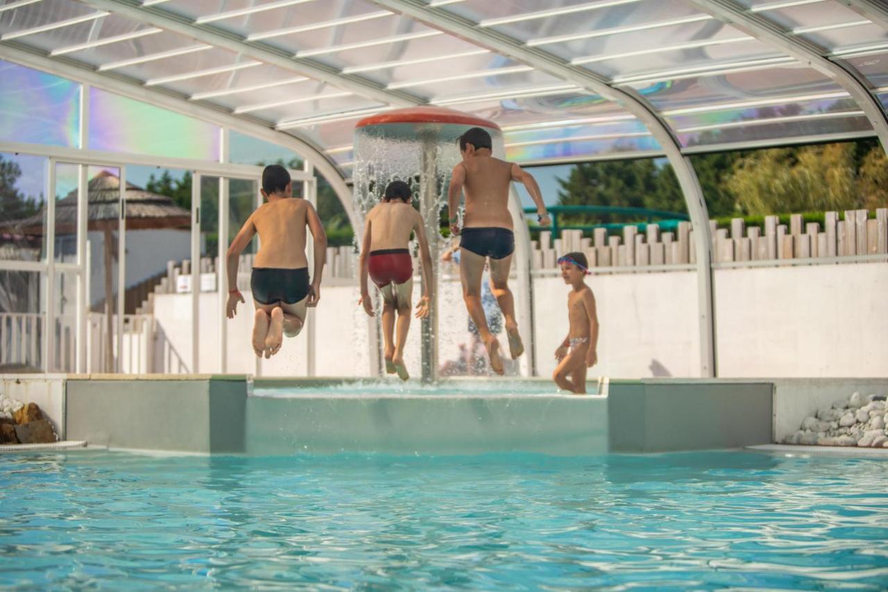 Camping Les Brillas Les Moutiers Εξωτερικό φωτογραφία