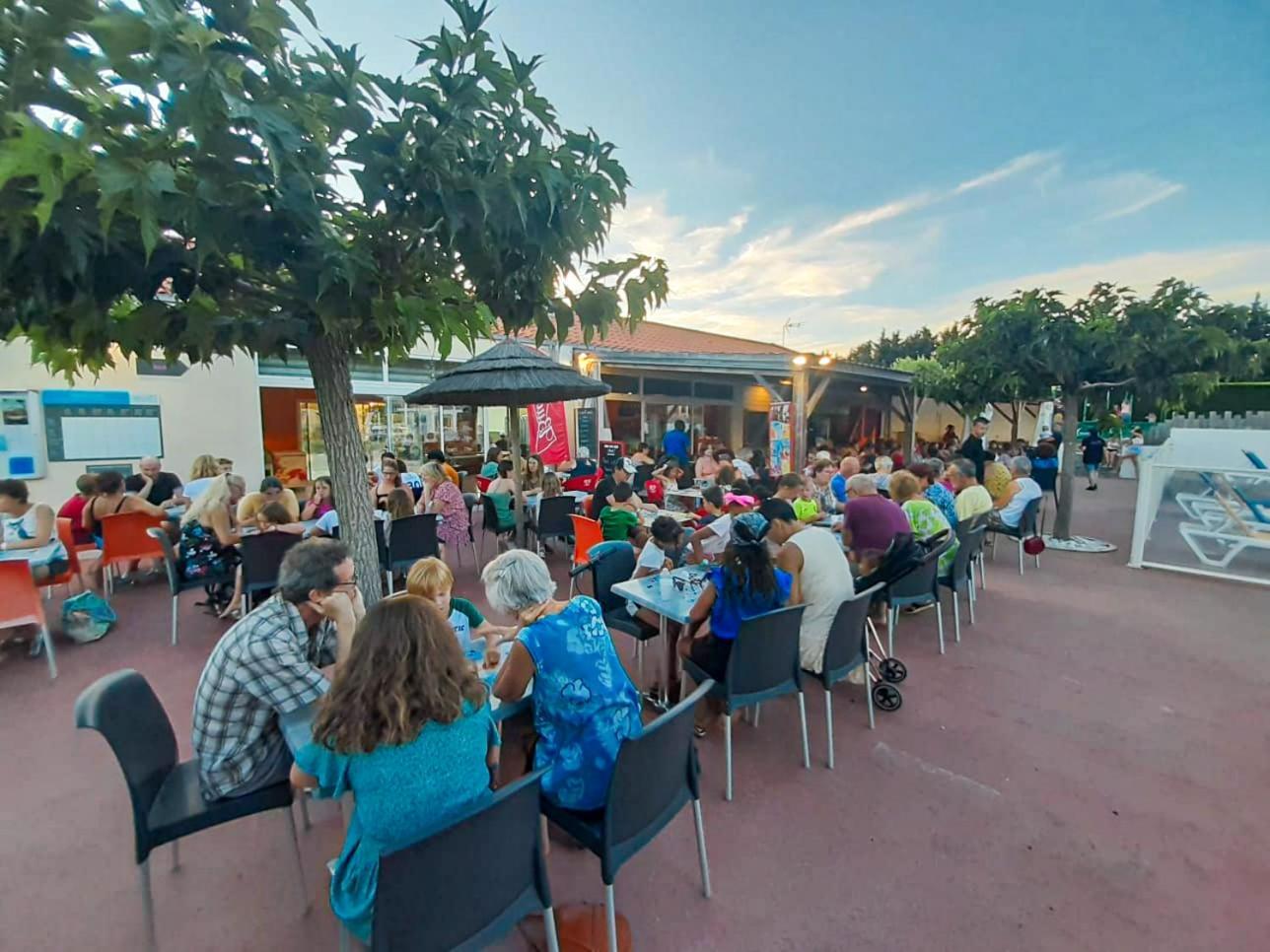 Camping Les Brillas Les Moutiers Εξωτερικό φωτογραφία