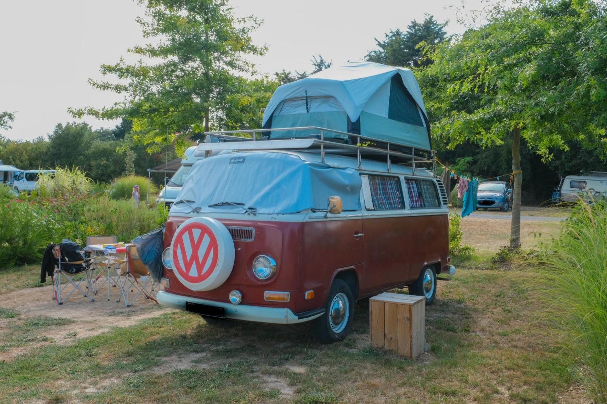 Camping Les Brillas Les Moutiers Εξωτερικό φωτογραφία
