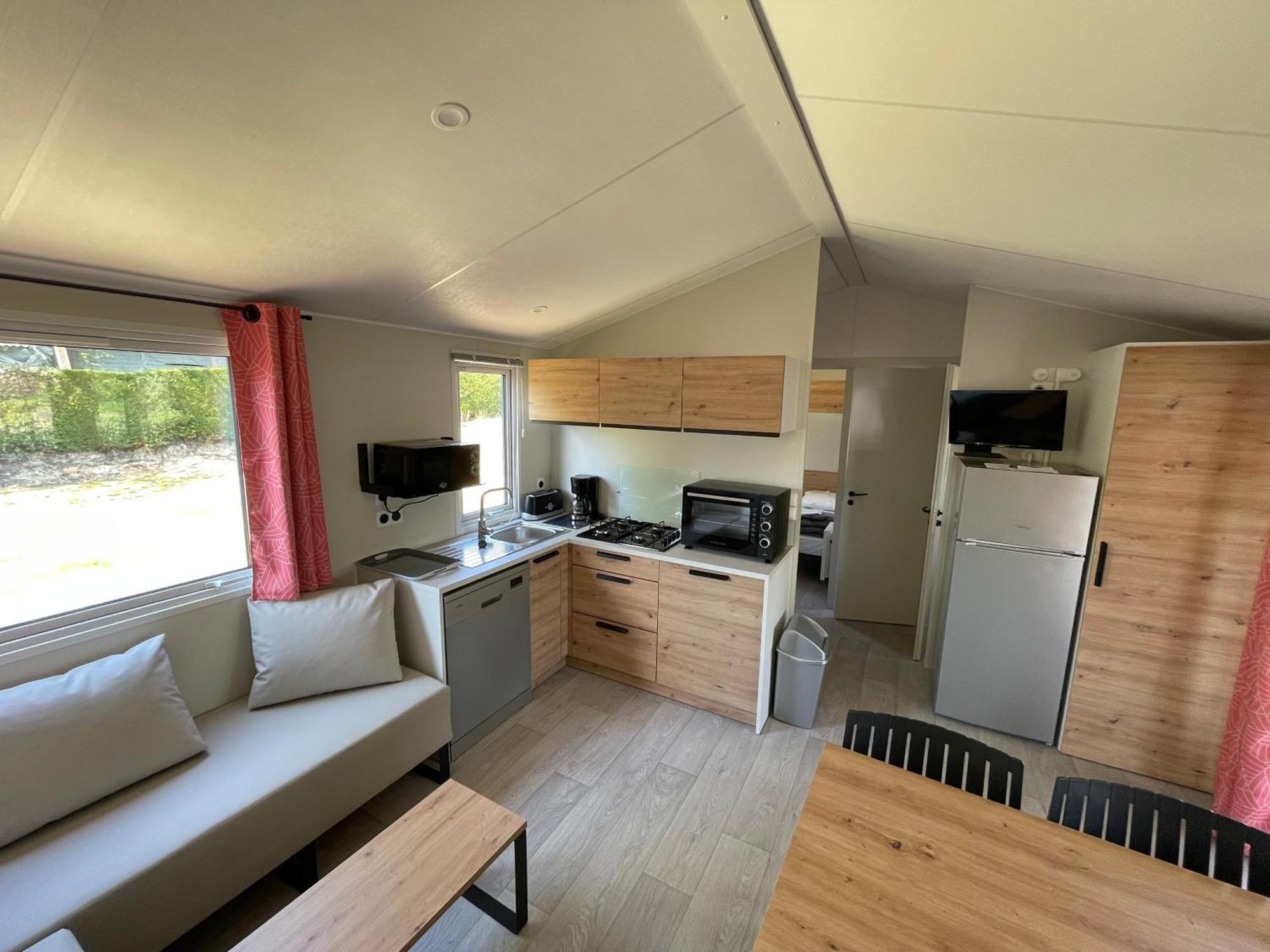 Camping Les Brillas Les Moutiers Εξωτερικό φωτογραφία