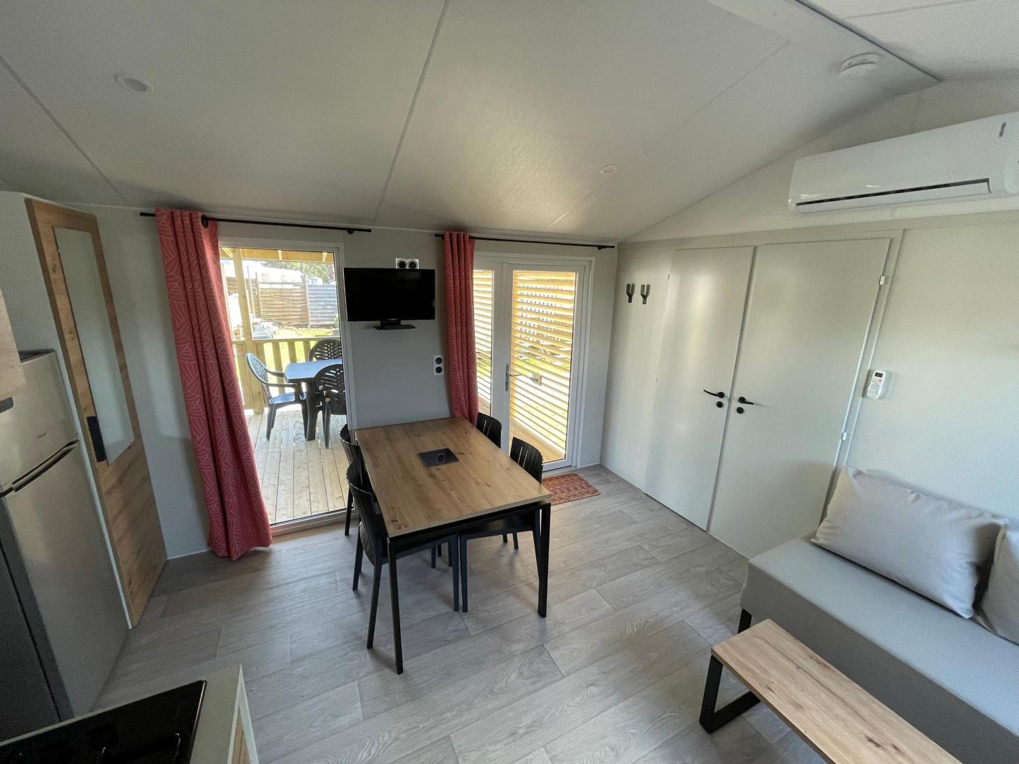 Camping Les Brillas Les Moutiers Εξωτερικό φωτογραφία