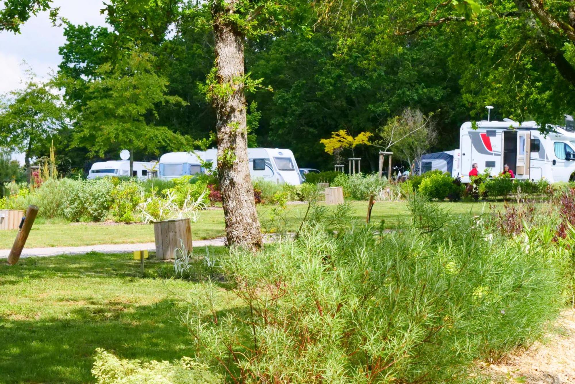 Camping Les Brillas Les Moutiers Εξωτερικό φωτογραφία